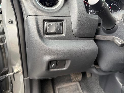 Used 2015 Nissan Versa Note SL 4dr Hatchback (midyear rele image 9