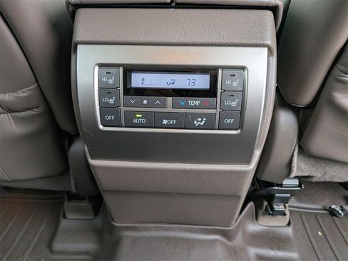 Used 2016 Lexus GX 460 image 33