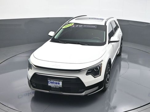 Certified 2023 Kia Niro EX Touring image 48
