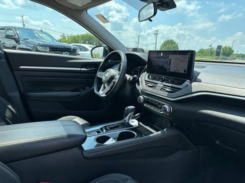 Used 2023 Nissan Altima 2.5 SV w/ SV Premium Package AWD/4WD image 20