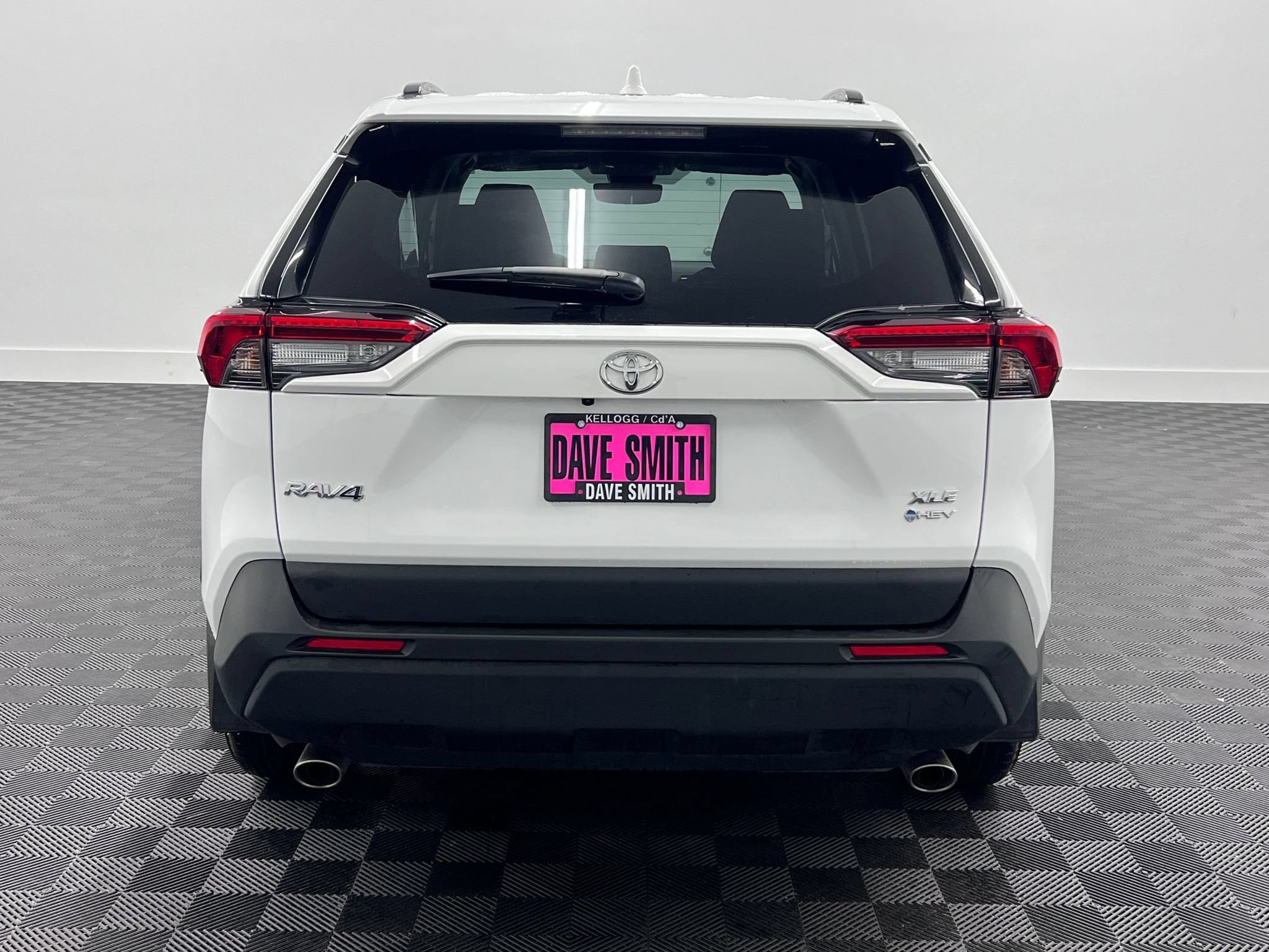 Used 2025 Toyota RAV4 XLE AWD/4WD image 10