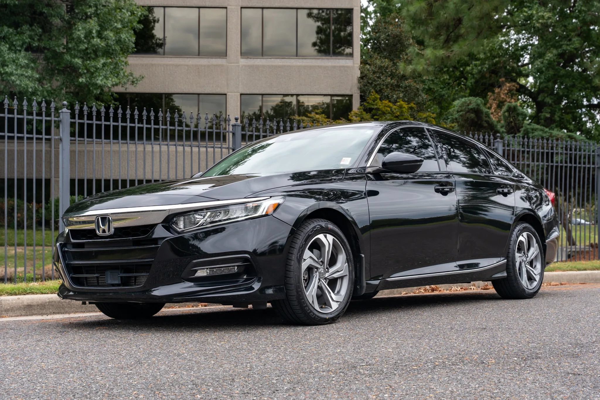 Used 2019 Honda Accord EX-L image 1