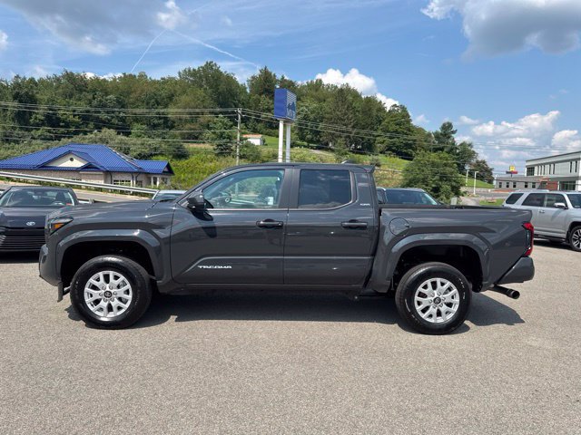 Used 2026 Toyota Tacoma SR5 AWD/4WD image 3