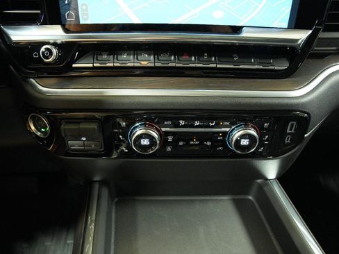 New 2025 GMC Sierra 2500 SLT w/ SLT Premium Package AWD/4WD image 38