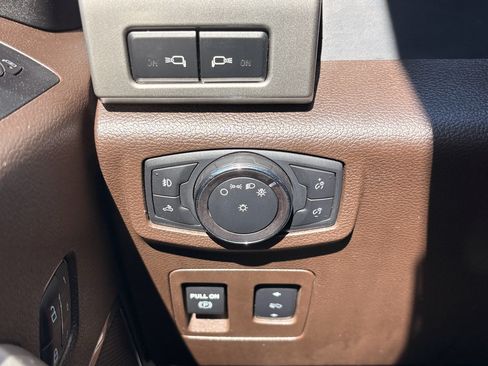 Used 2019 Ford F150 King Ranch w/ Equipment Group 601A Luxury AWD/4WD image 15