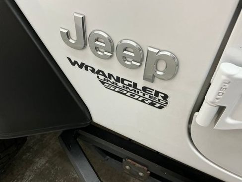 Used 2020 Jeep Wrangler Unlimited Sport S AWD/4WD image 9