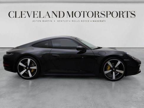 Used 2020 Porsche 911 Carrera RWD image 3