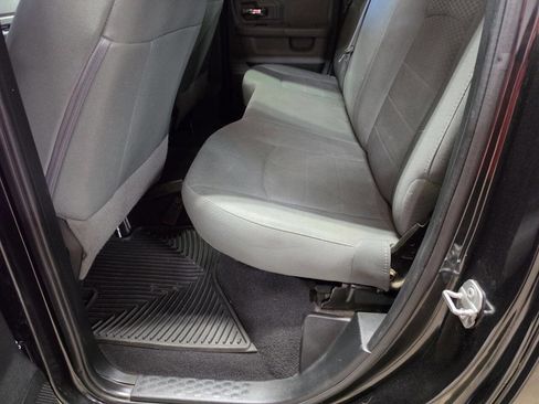 Used 2017 RAM 1500 Classic SLT AWD/4WD image 18