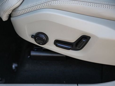 New 2026 Volvo XC60 B5 Ultra image 21