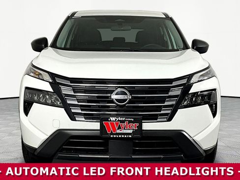 Used 2024 Nissan Rogue S image 2