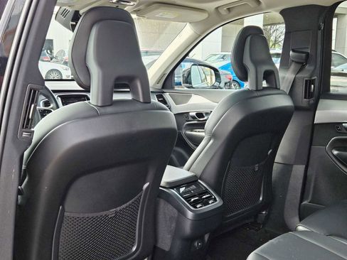 Used 2021 Volvo XC90 T5 Momentum image 16