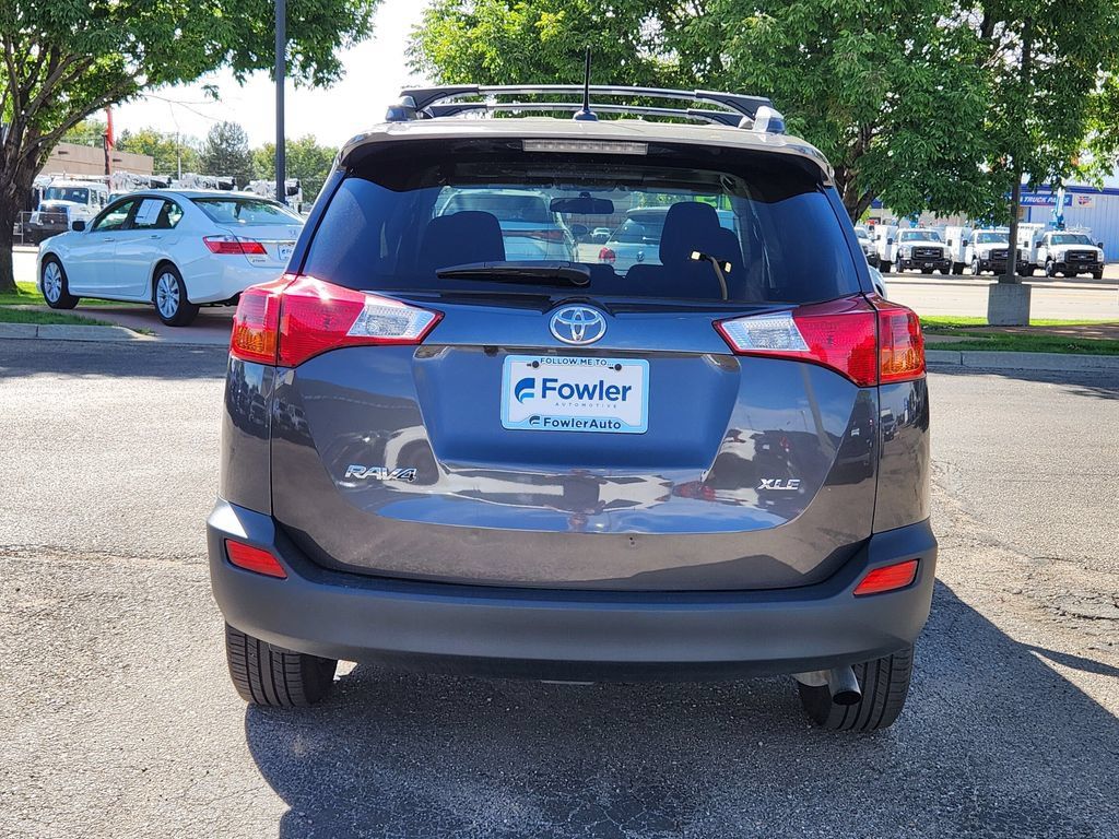 Used 2015 Toyota RAV4 XLE FWD image 6