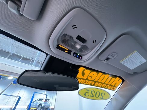 Used 2025 Chevrolet Trax ACTIV w/ Driver Confidence Package FWD image 31