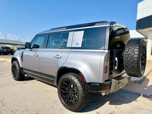 Used 2023 Land Rover Defender 110 X-Dynamic SE AWD/4WD image 6