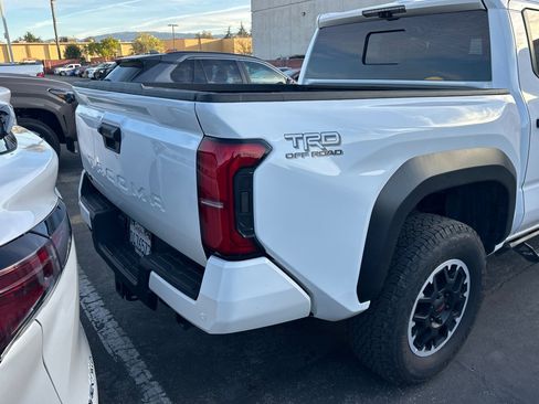 Used 2024 Toyota Tacoma TRD Off-Road w/ TRD Off Road Premium Package image 6