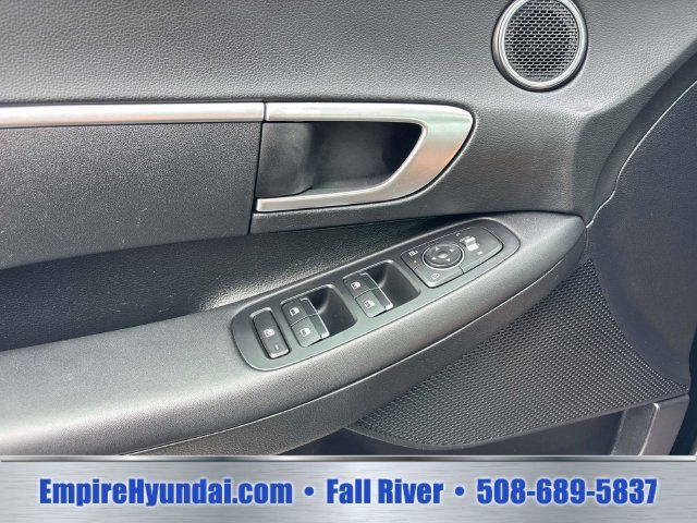 Used 2025 Hyundai Sonata SE FWD image 15
