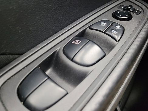 Used 2021 Nissan Versa SV image 27