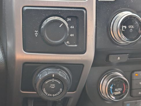 Used 2016 Ford F150 Platinum w/ Equipment Group 701A Luxury AWD/4WD image 14