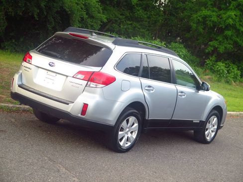 Used 2012 Subaru Outback 2.5i Limited AWD/4WD image 21