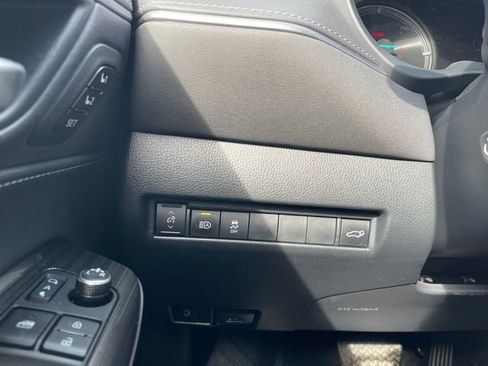 Used 2024 Toyota Venza Nightshade AWD/4WD image 24