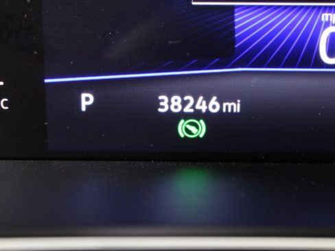 Used 2023 Volkswagen Tiguan SE w/ Panoramic Sunroof Package image 19