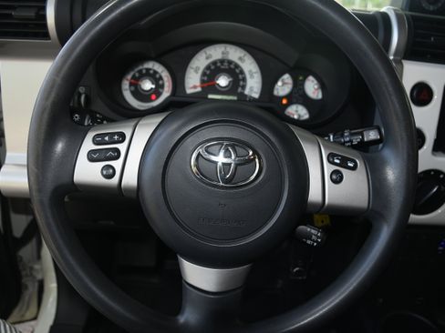 Used 2013 Toyota FJ Cruiser 4WD w/ Convenience Pkg image 13