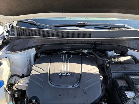 Used 2017 Kia Sorento LX image 11