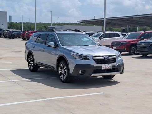 Used 2020 Subaru Outback Limited AWD/4WD image 7