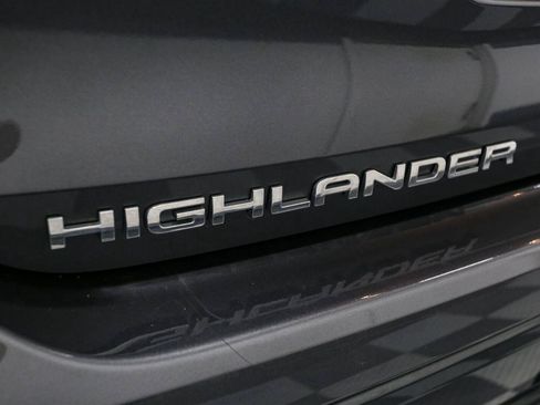Used 2022 Toyota Highlander Limited AWD/4WD image 10