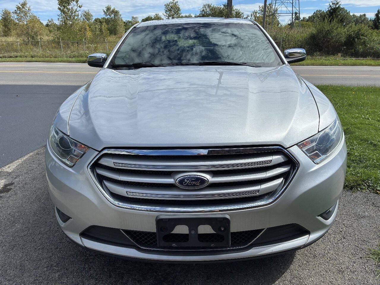 Used 2016 Ford Taurus Limited w/ Driver Assist Package AWD/4WD image 10