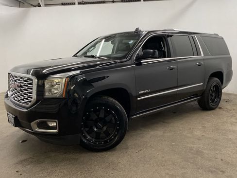 Used 2019 GMC Yukon XL Denali w/ Denali Ultimate Package image 1