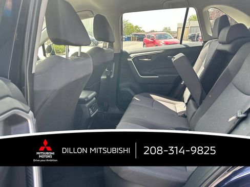 Used 2025 Toyota RAV4 XLE AWD/4WD image 9