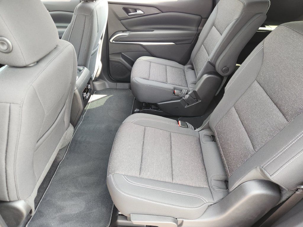 New 2027 Chevrolet Traverse LT w/ Driver Confidence Package FWD image 19
