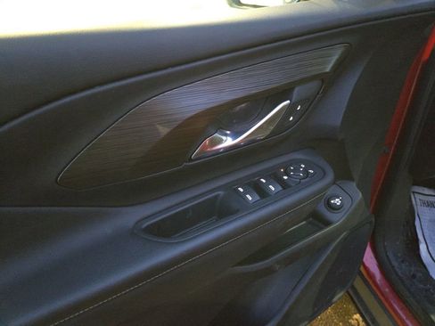 Used 2023 GMC Terrain SLE w/ Driver Convenience Package image 11