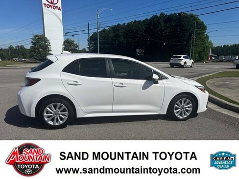 Used 2024 Toyota Corolla SE FWD image 2