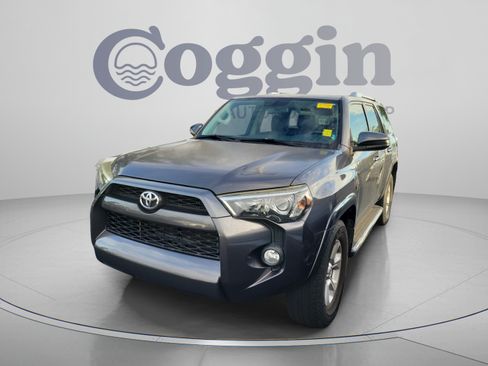 Used 2017 Toyota 4Runner SR5 RWD image 1