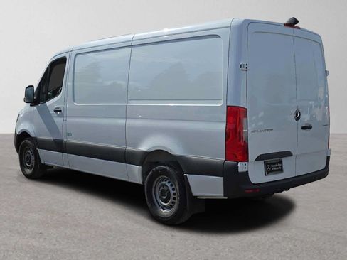 Used 2025 Mercedes-Benz Sprinter 2500 image 5