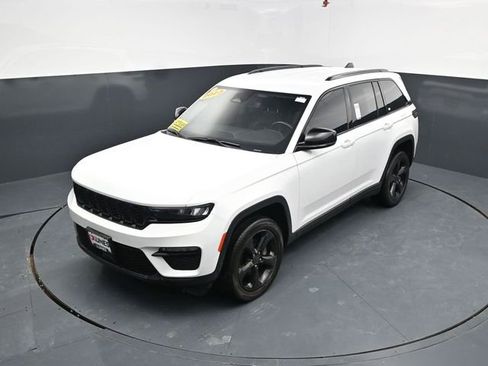 Used 2023 Jeep Grand Cherokee Limited AWD/4WD image 33