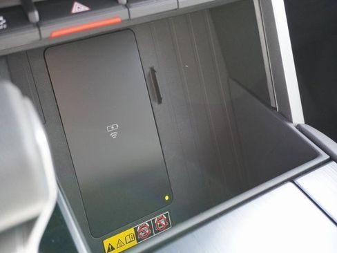 New 2025 Toyota Tundra Platinum image 32