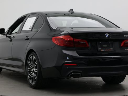 Used 2020 BMW 530i w/ M Sport Package RWD image 7