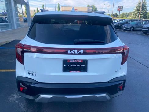 Used 2024 Kia Seltos EX AWD/4WD image 10