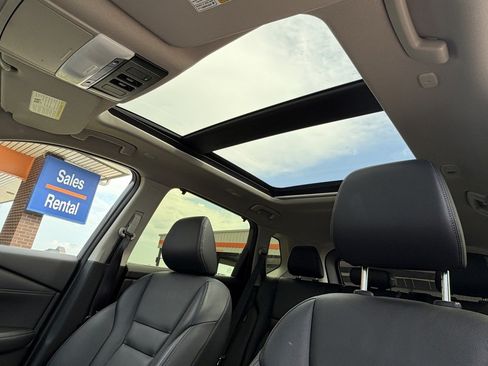 Used 2025 Nissan Rogue SL w/ SL Premium Package AWD/4WD image 24