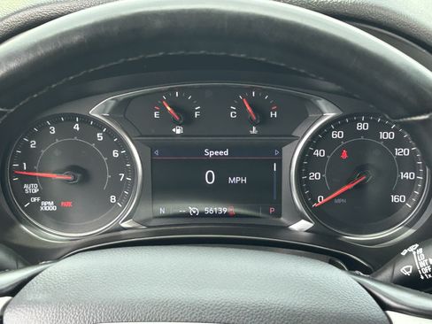 Used 2024 GMC Terrain SLT AWD/4WD image 25