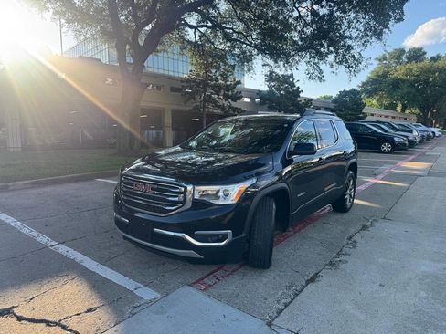 Used 2018 GMC Acadia SLT FWD image 2