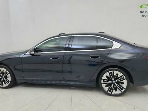 Used 2026 BMW 530i RWD image 4