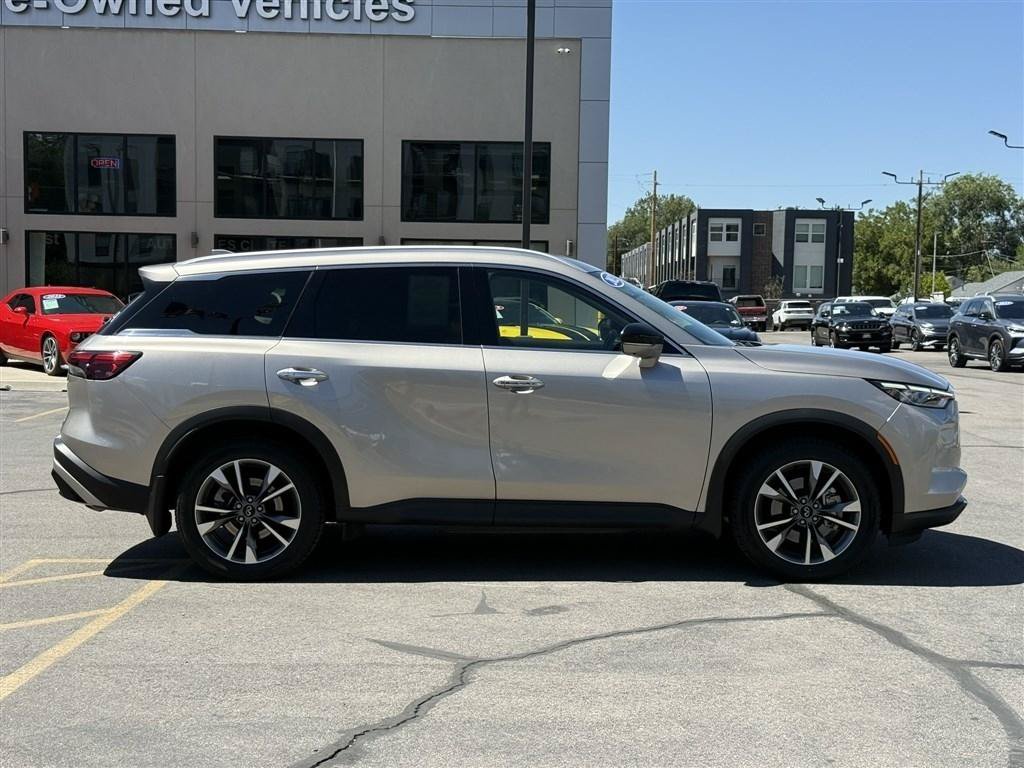 Used 2023 INFINITI QX60 Luxe w/ Vision Package AWD/4WD image 8