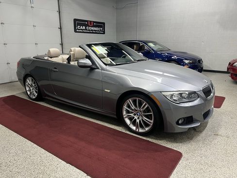 Used 2013 BMW 335i Convertible image 31