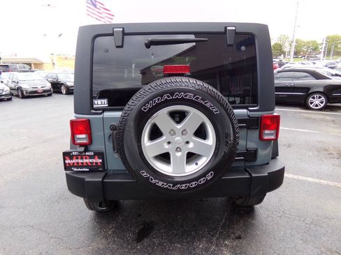 Used 2015 Jeep Wrangler Unlimited Sport w/ Quick Order Package 24S AWD/4WD image 4