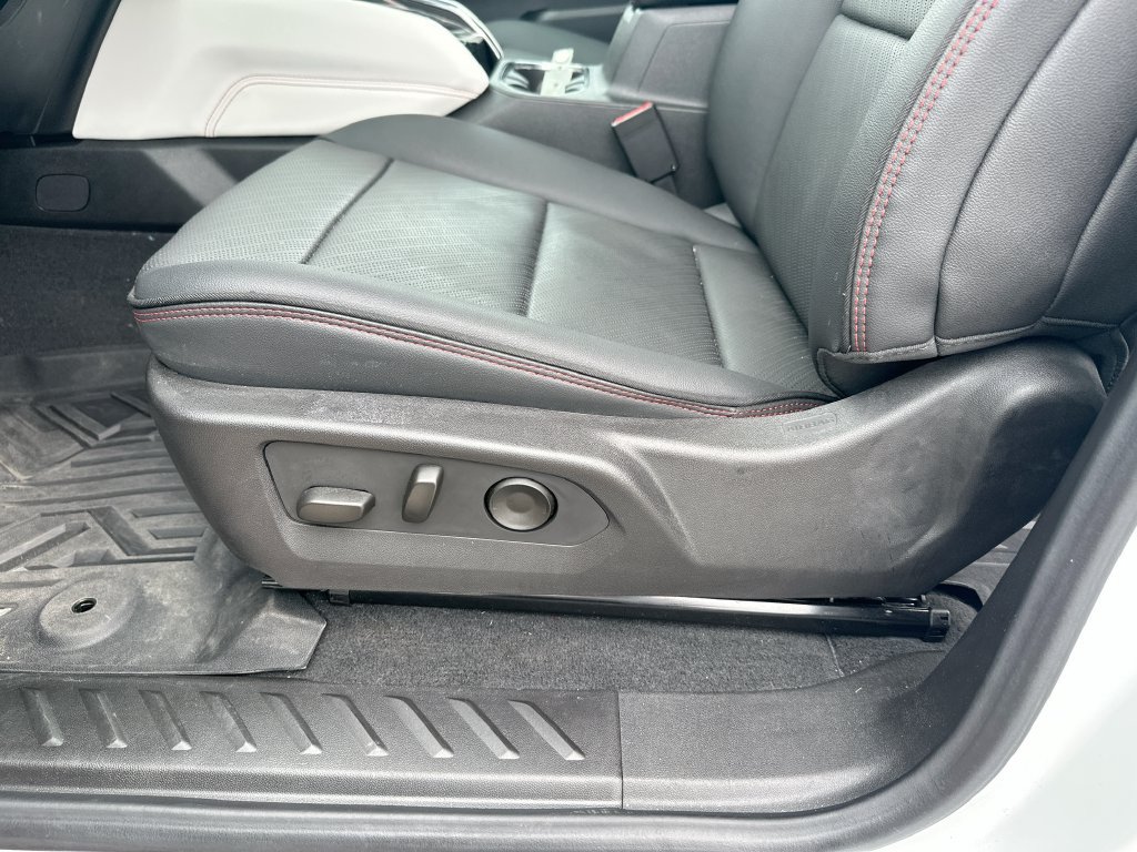 Used 2024 GMC Canyon AT4X AWD/4WD image 9