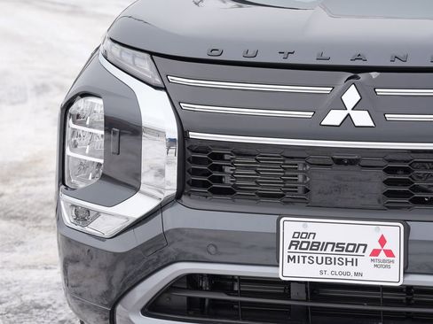 New 2026 Mitsubishi Outlander SEL image 9